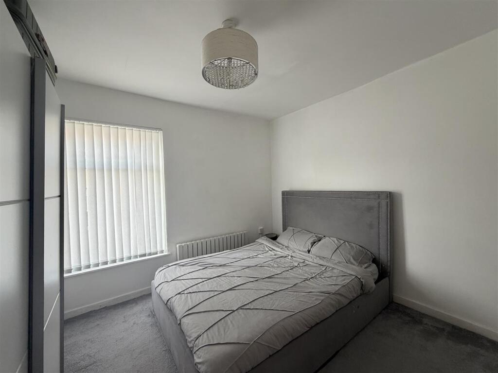 House in Oldham - View 5