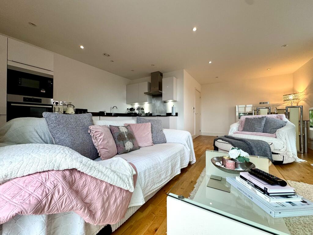 Apartment in London - View 2