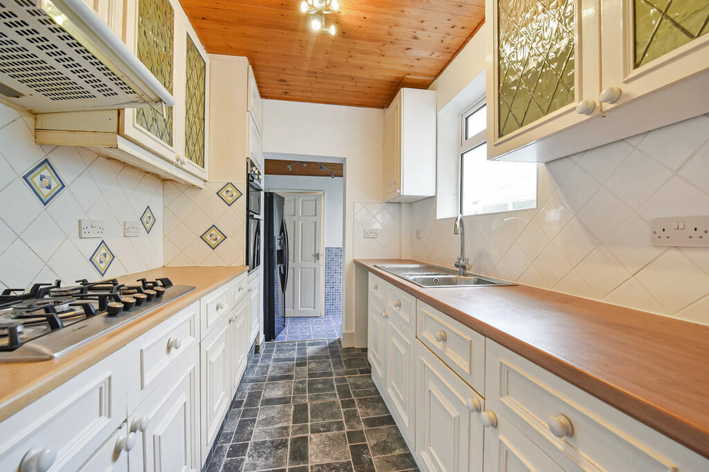House in Basingstoke and Deane, Whitchurch - More