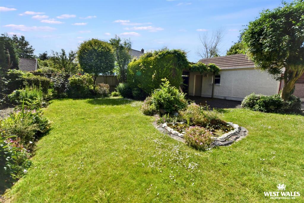 Slade Lane, Haverfordwest photo 4