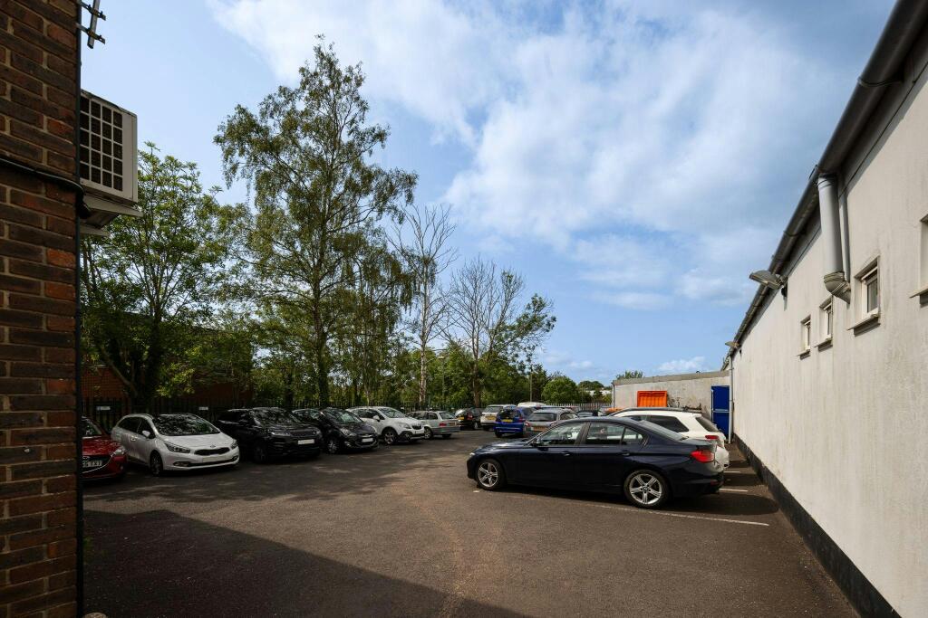 Kwik Fit Waterlooville External 6.jpg