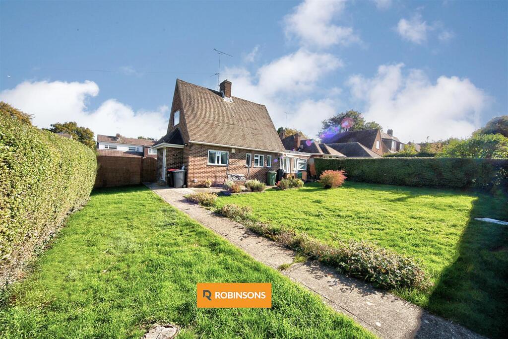 Main image of property: Lockhart Close, Dunstable