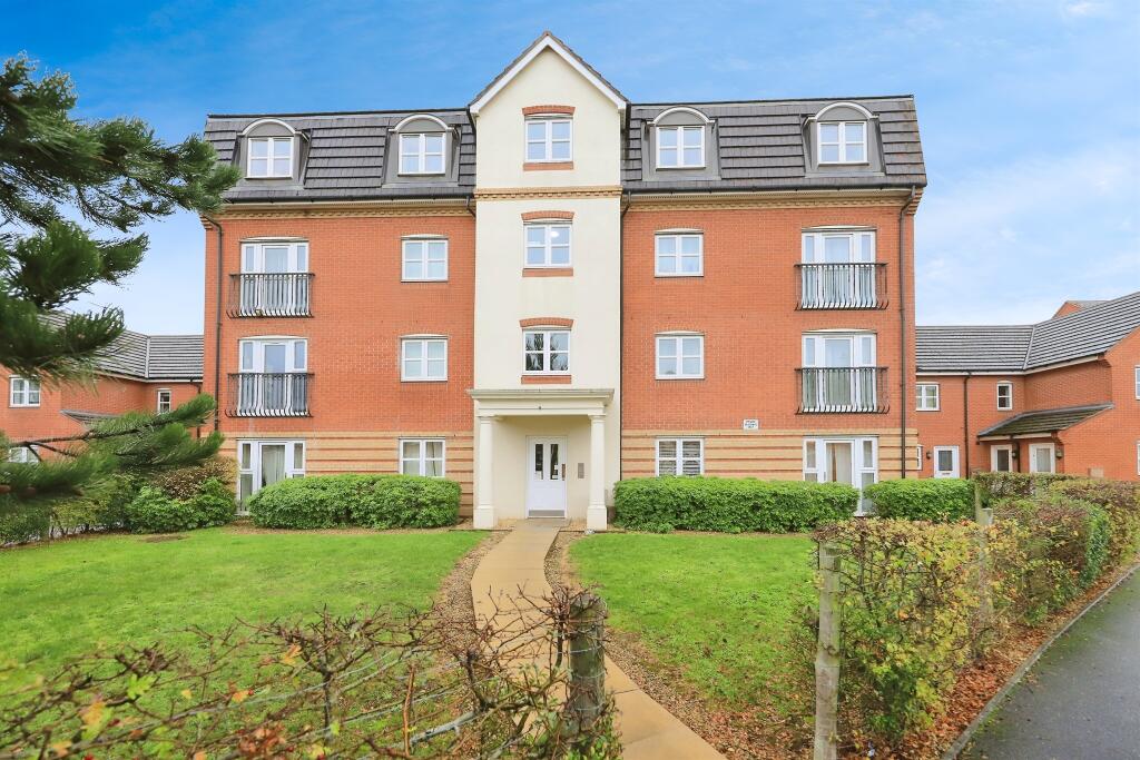 1-bed flat on Ray Mercer Way, KIDDERMINSTER, £115,000