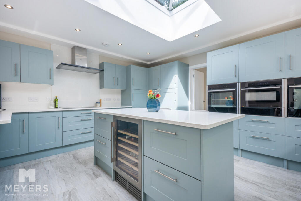 House in Ferndown - View 5