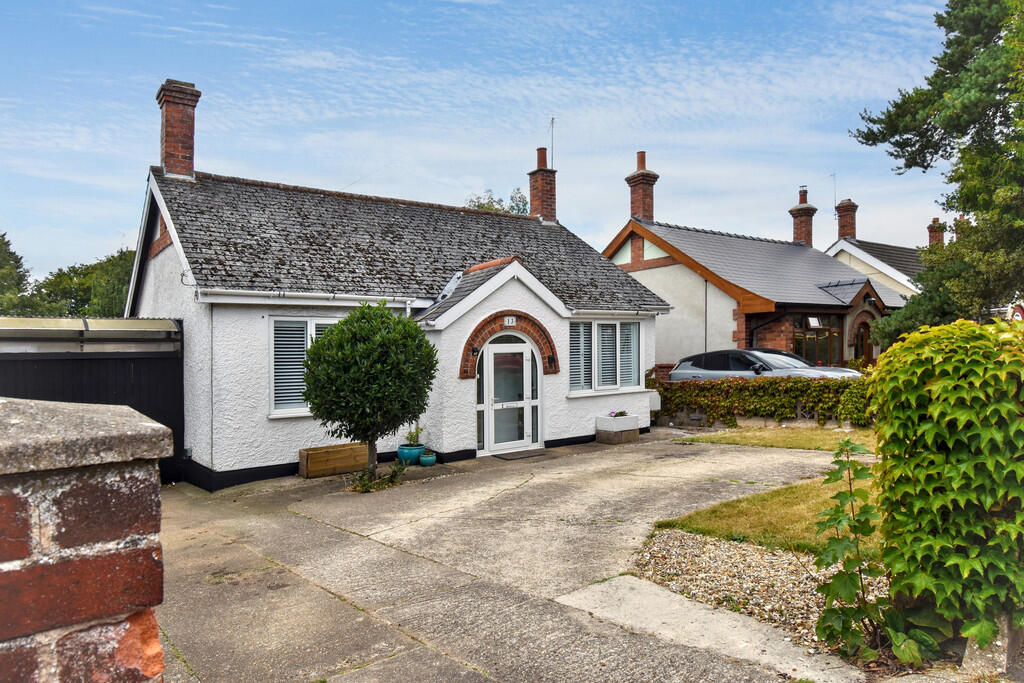 Main image of property: 13 Victoria Road, Louth, LN11 0BU