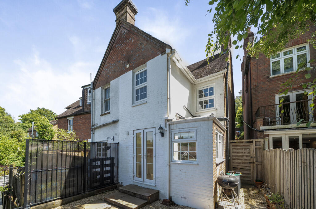 House in Waverley, Camelsdale, Haslemere