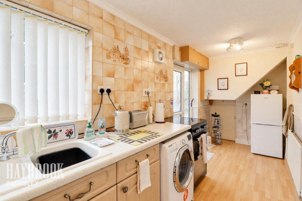 House in Rotherham, Brampton Bierlow - View 4
