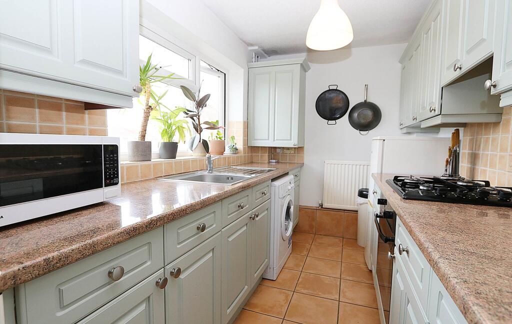 Apartment in Pangbourne, West Berkshire - View 2