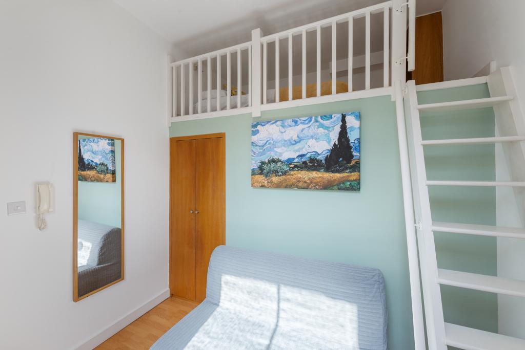 Studio flat for rent