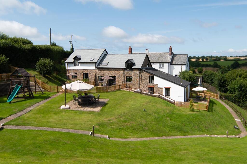House in Exeter - View 5