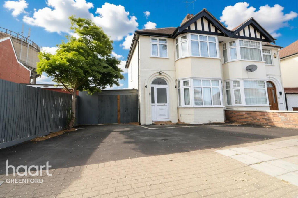 House in Southall - View 2