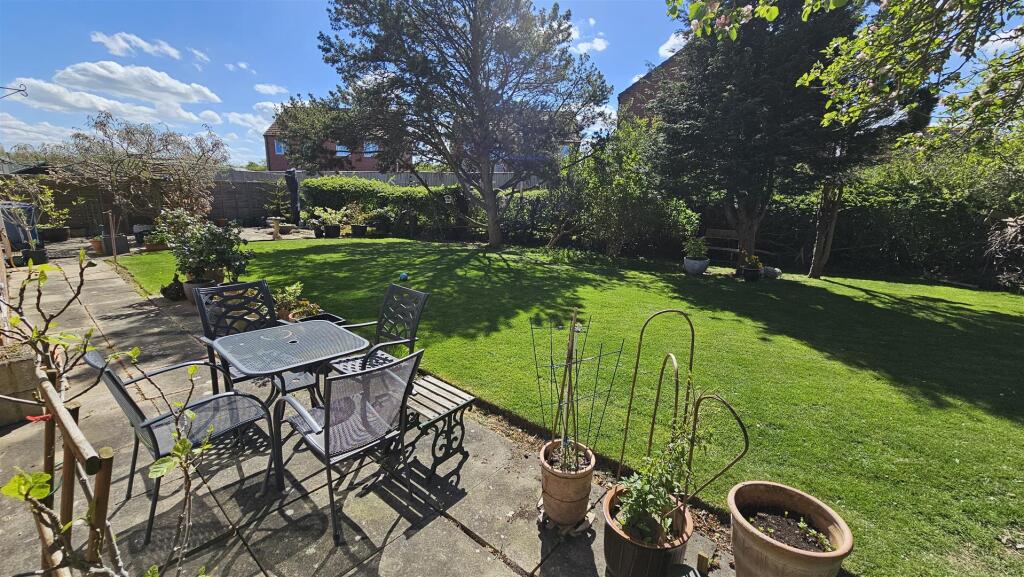 5-bed detached on Fields Drive, Aslockton, £425,000