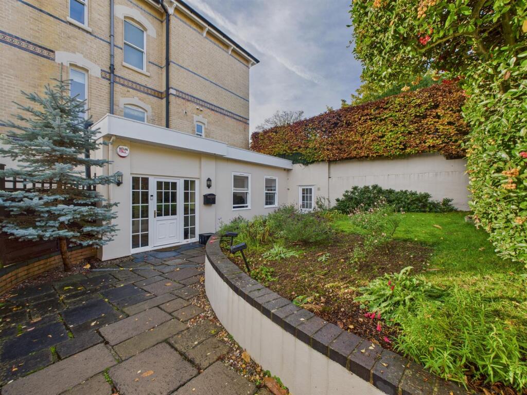 Apartment in Worcester - View 5