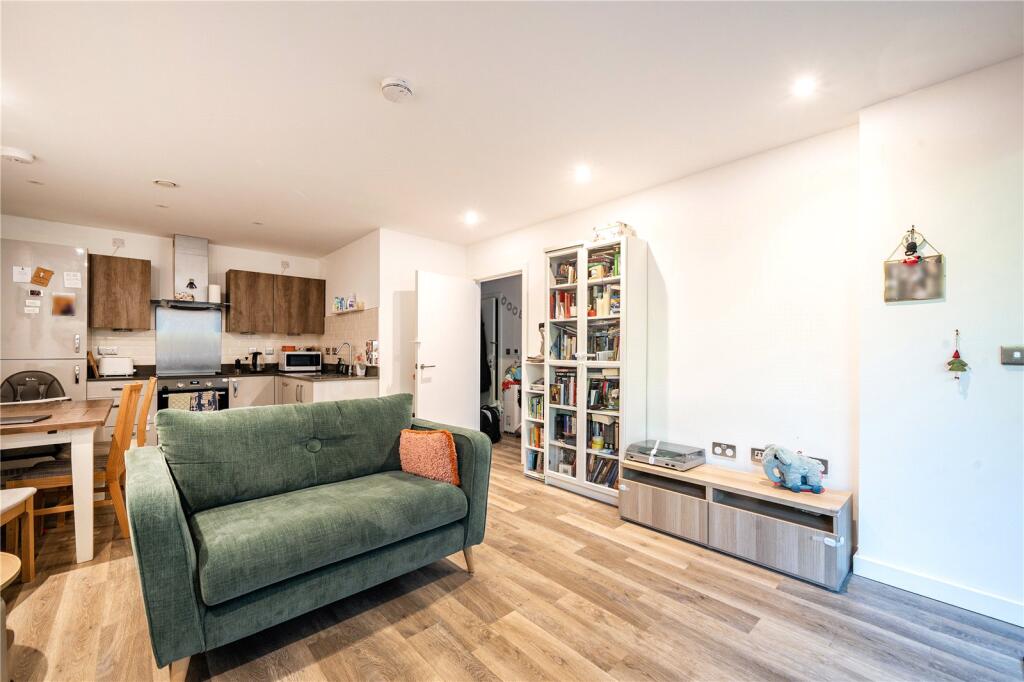 Main image of property: Hawthorne Crescent, Greenwich