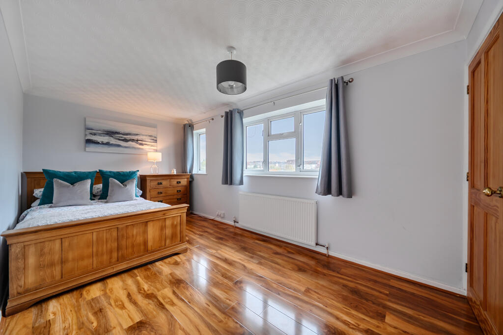 Fosse Close, Rodbourne, Swindon, SN2 2BP – další