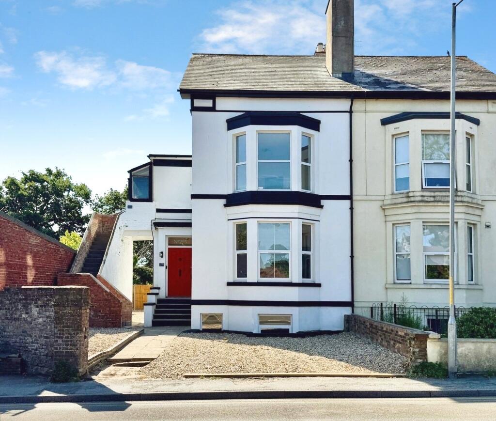 Main image of property: London Road, Deal, Kent, CT14