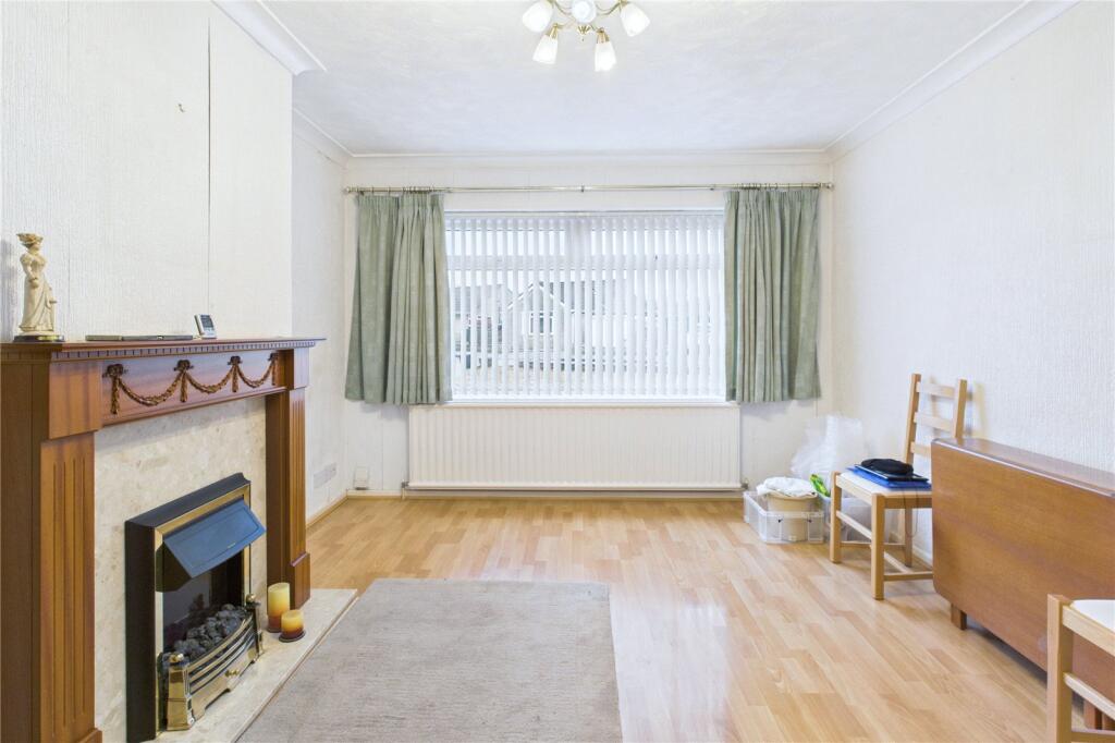Thames Avenue, Greenmeadow, Swindon, SN25 photo 3