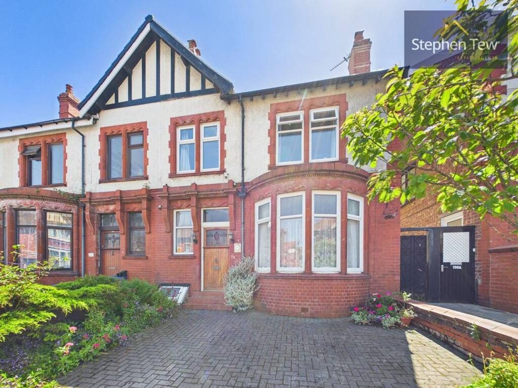 4-bed semi-detached on Reads Avenue, Blackpool, FY1, £200,000
