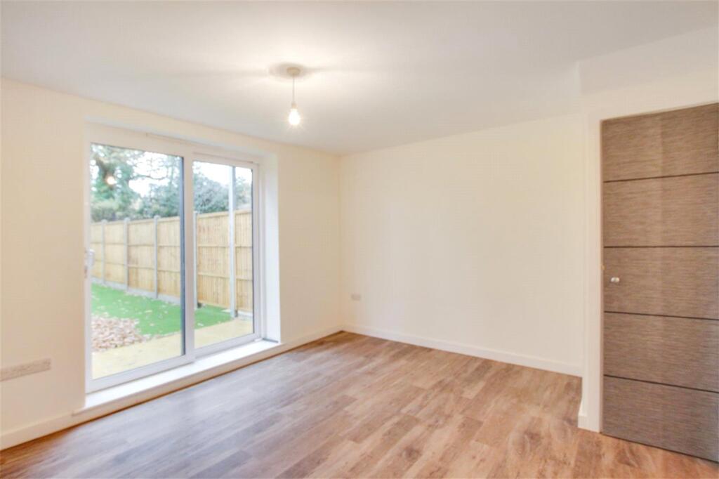 Victoria Road, Burgess Hill, West Sussex, RH15 photo 3