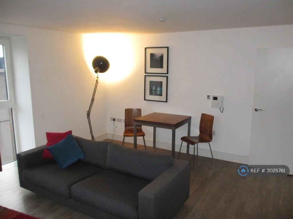 Apartment in London - More