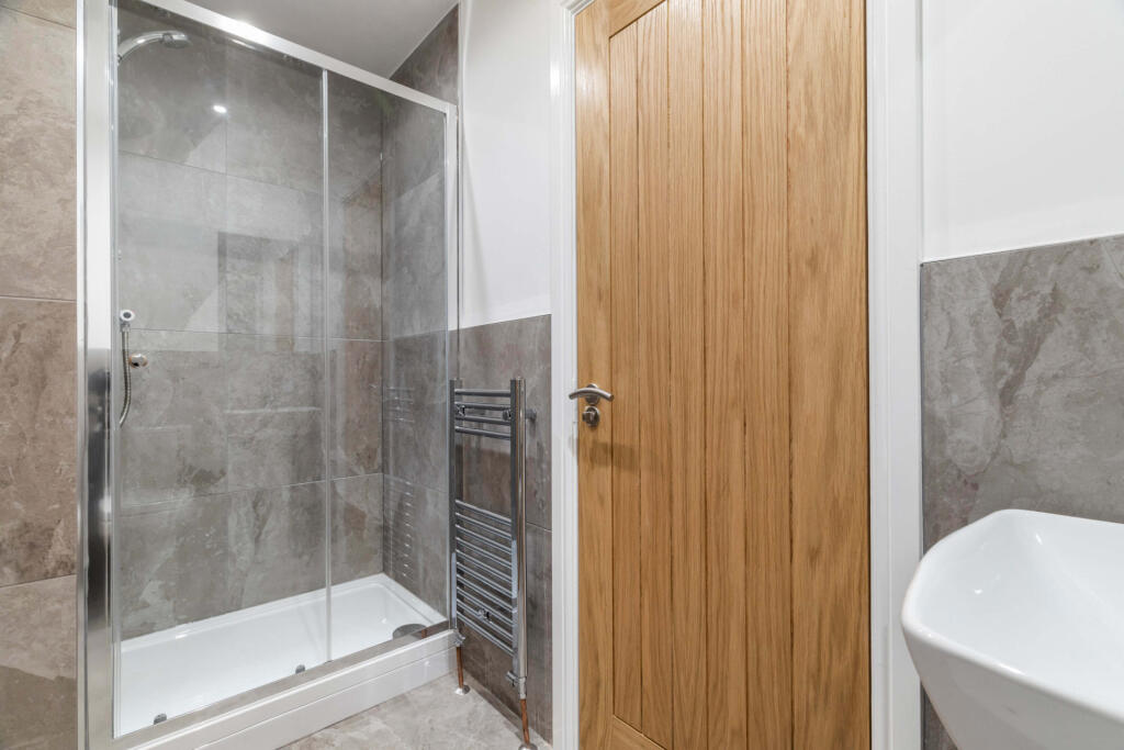 House in Leeds - View 5