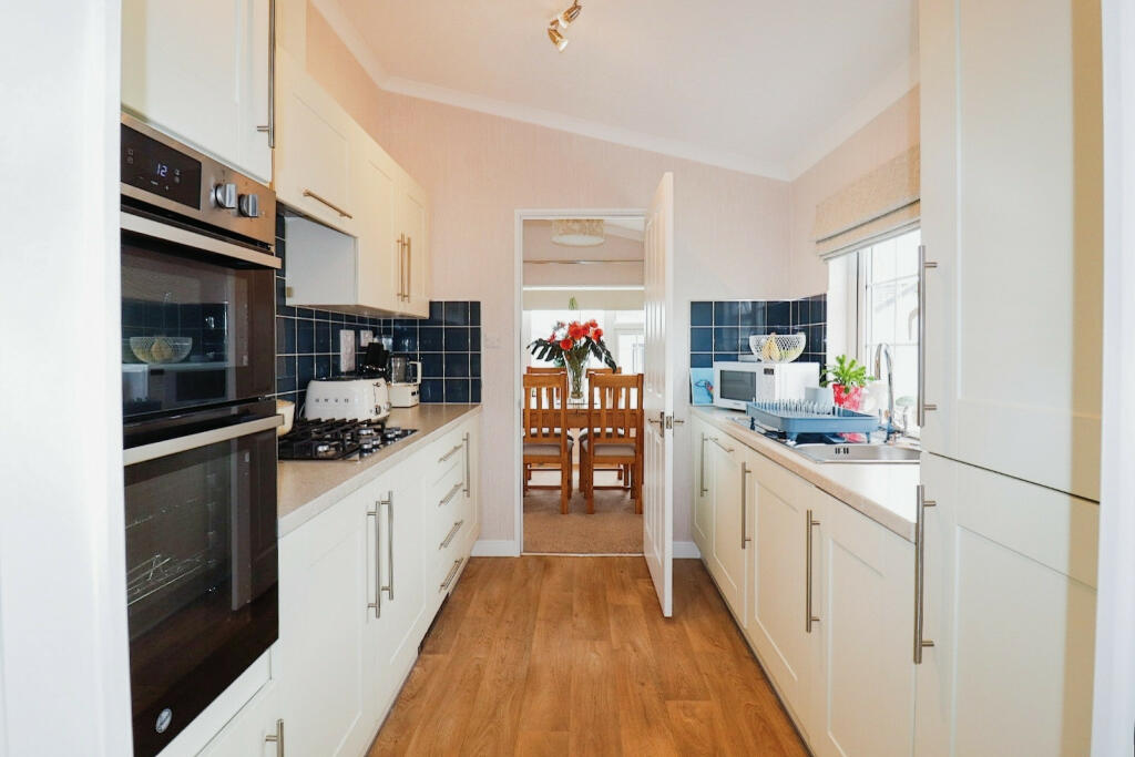 Herne Bay, Kent, CT6 photo 2