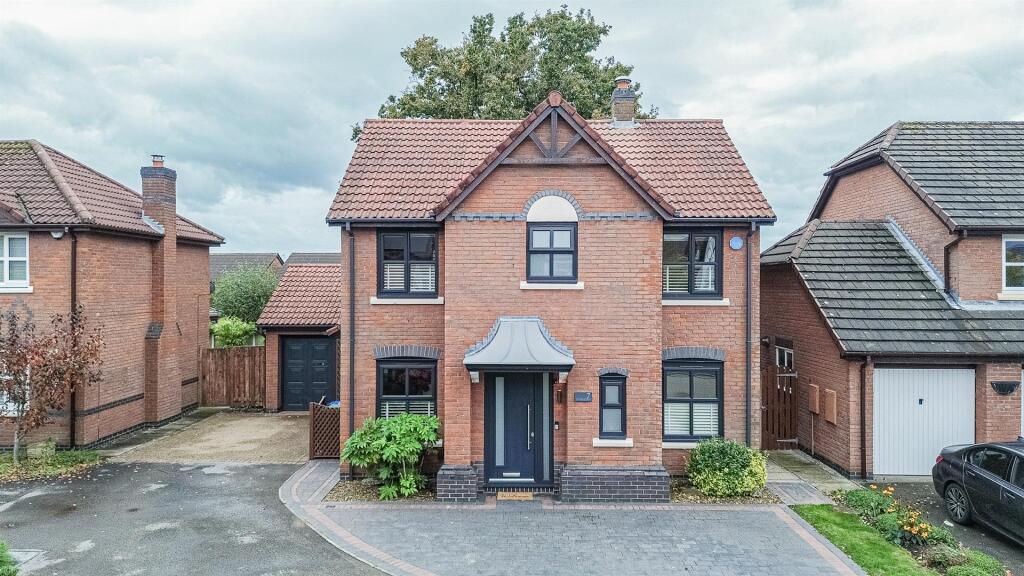 Main image of property: Hatchery Close, Appleton Thorn, Warrington