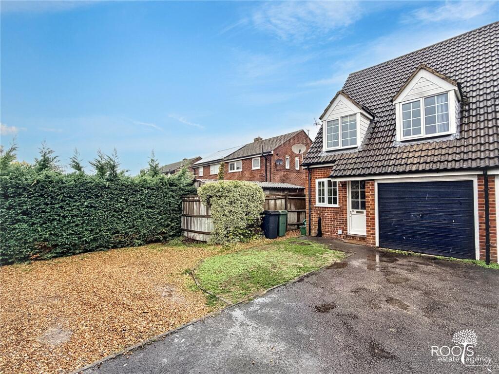 Chapman Walk, Thatcham, Berkshire, RG18