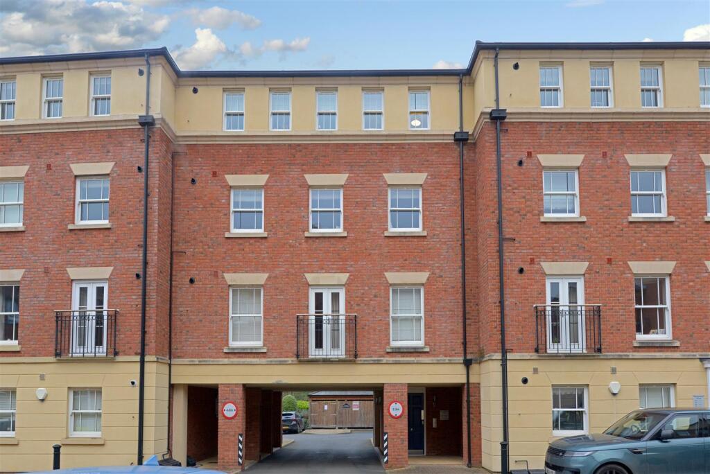 2-bed flat on The Old Meadow, Abbey Foregate, Shrewsbury, £189,995