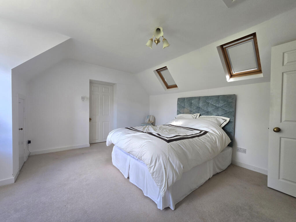 House in Southampton - More