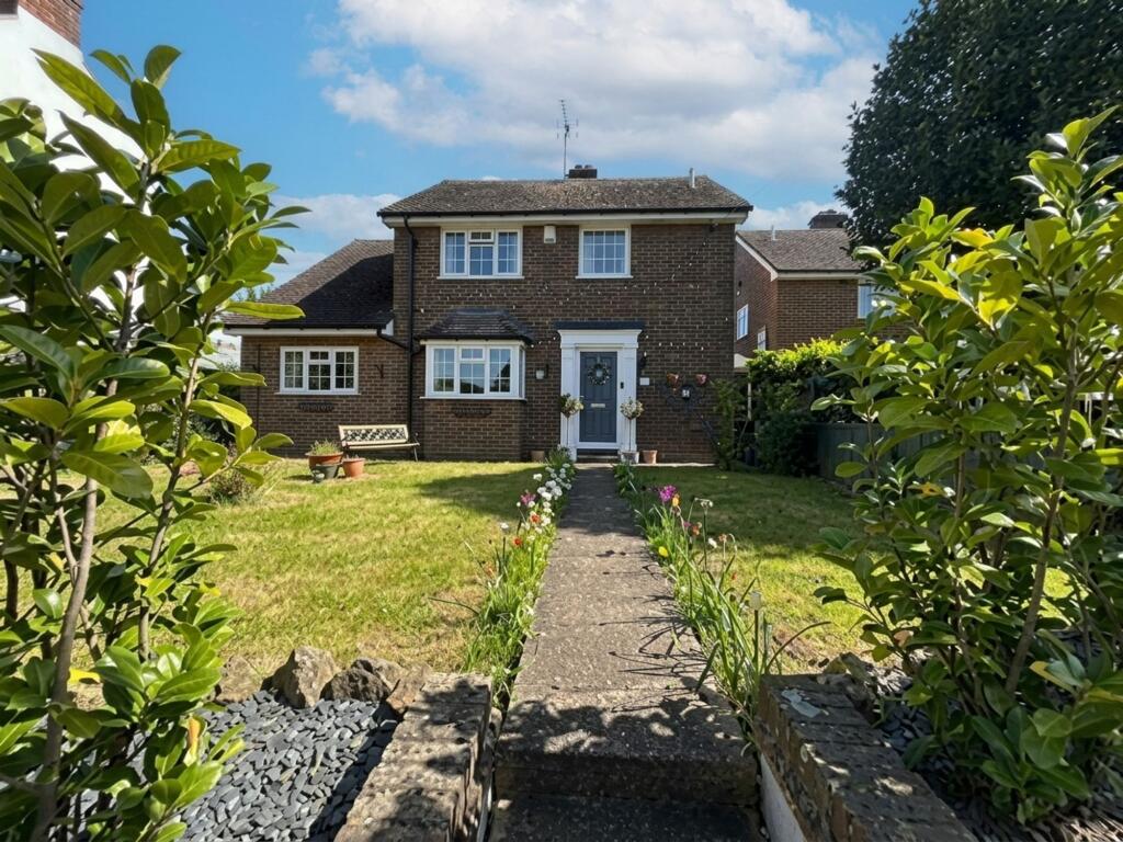 Main image of property: High Street, Wouldham, ME1