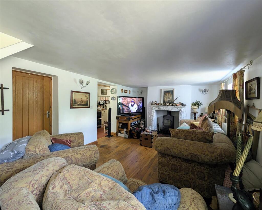 House in Stroud, Moreton Valence - View 2