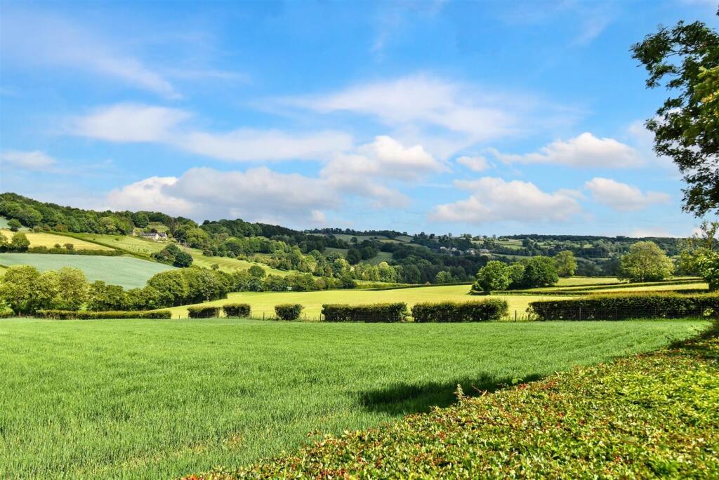 Hazelwood Road, Duffield, Belper, Derbyshire photo 2