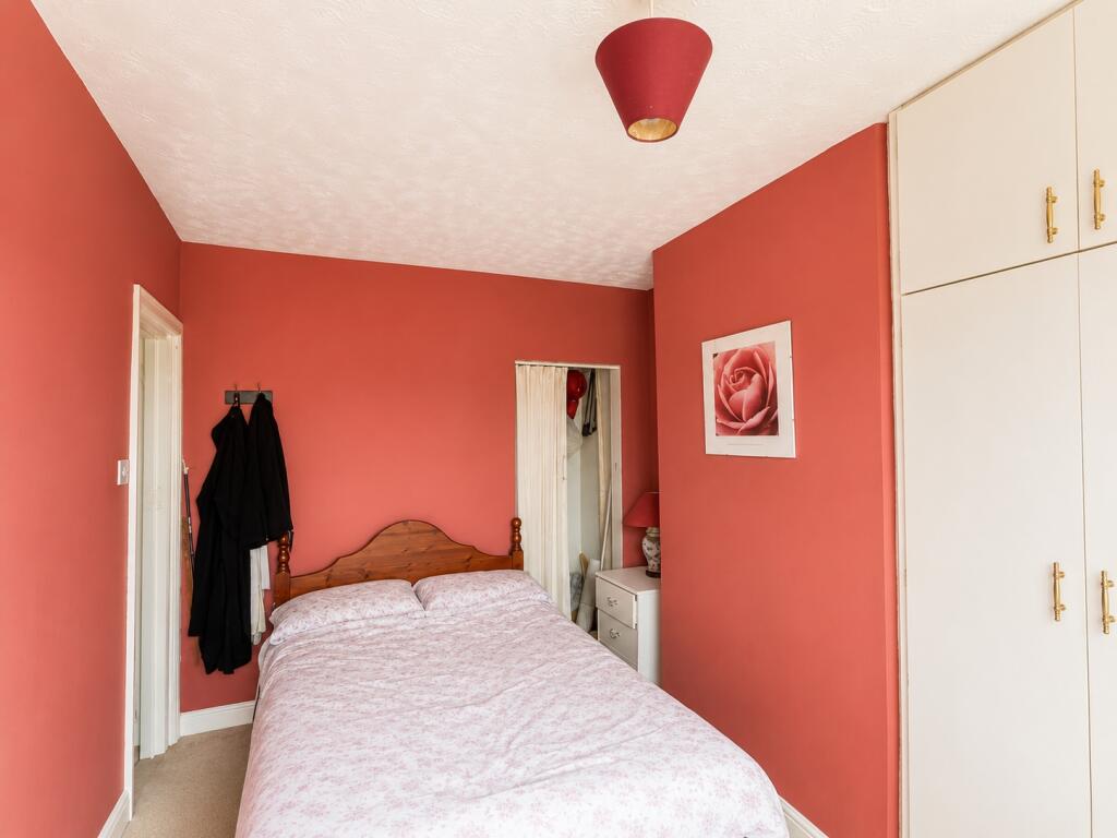 House in Bradford, Holmewood - More