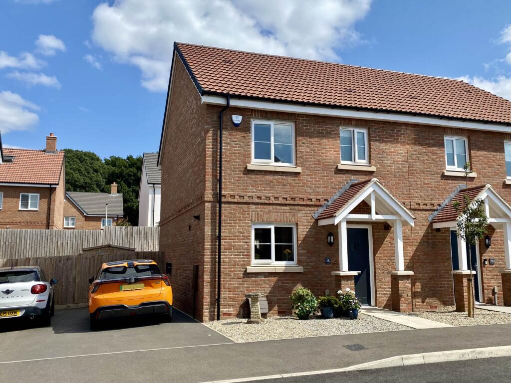 3-bed semi-detached on Goldcrest Road, Exmouth, £340,000
