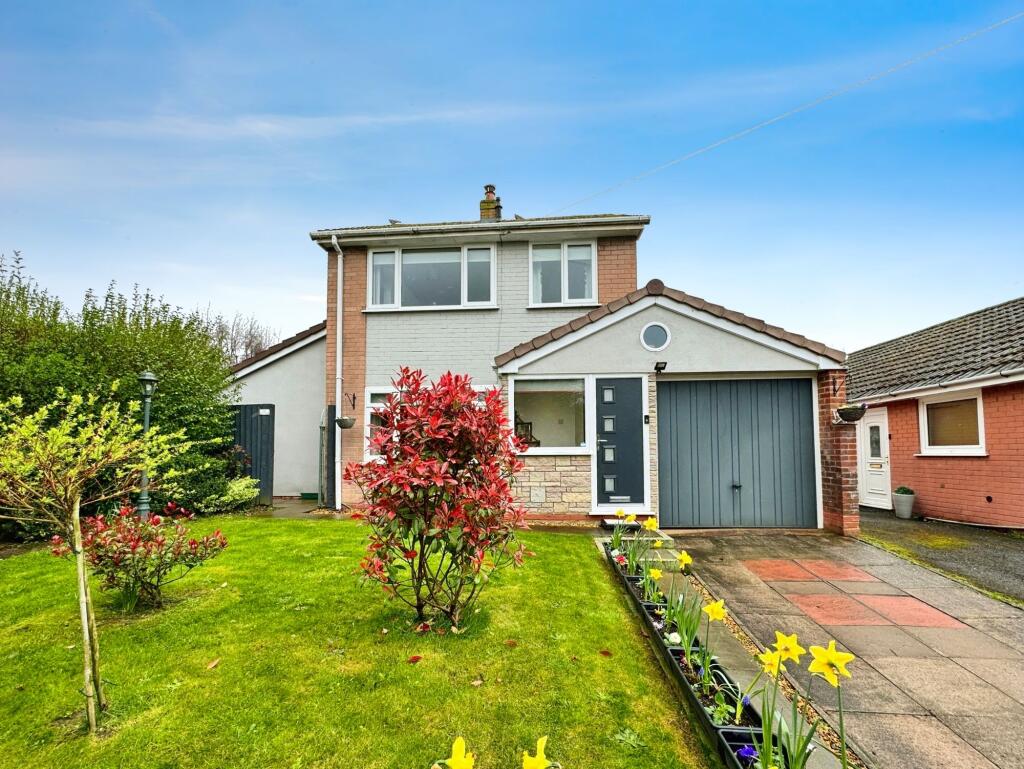 3-bed detached on Argyll Crescent, Muxton, TF2, £325,000