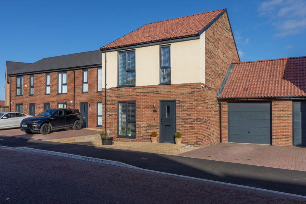 3-bed detached on Meadow Way, Ellington, NE61 5FB, £200,000