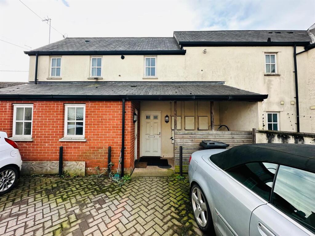 Main image of property: Cox's Court, Park Street