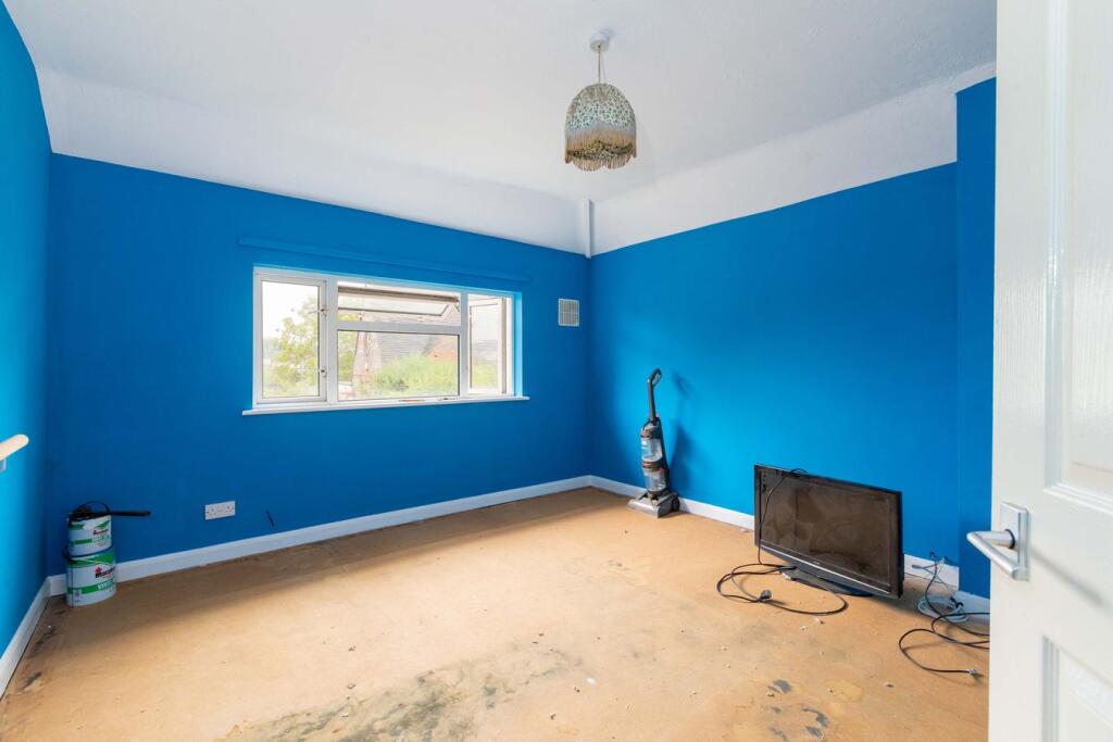 House in Slough, Windsor and Maidenhead - More
