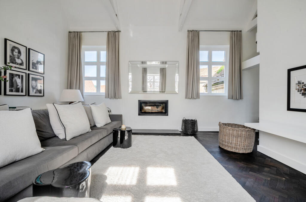 15 High Street, Marshfield, Gloucestershire, SN14 photo 4