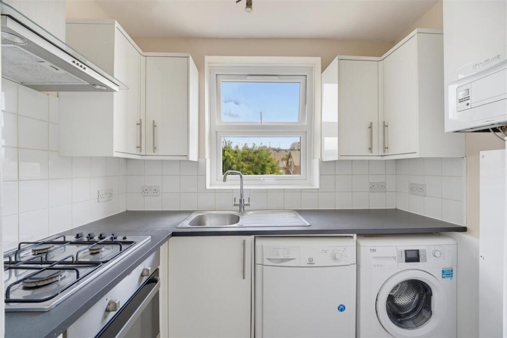 Apartment in London, West Ealing, Hanwell - View 3