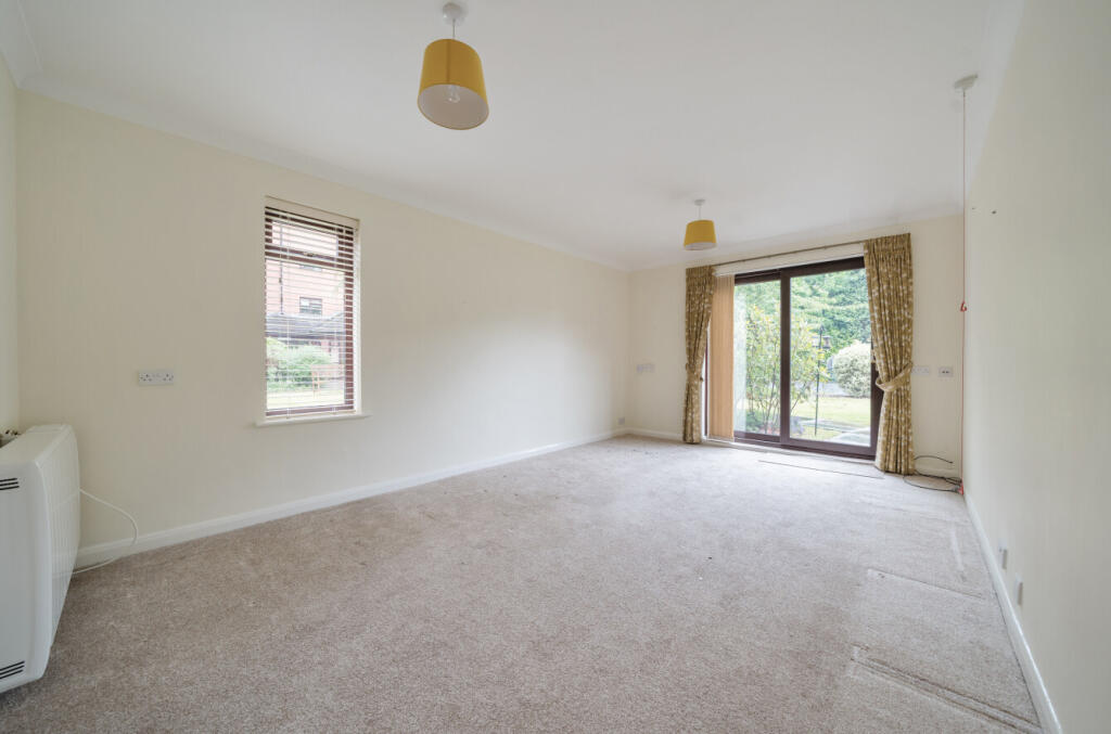 Farnborough Common, Orpington, Kent, BR6 photo 2
