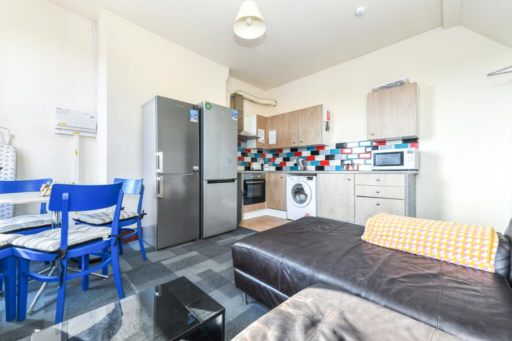 Apartment in Nottingham, Carrington - View 4