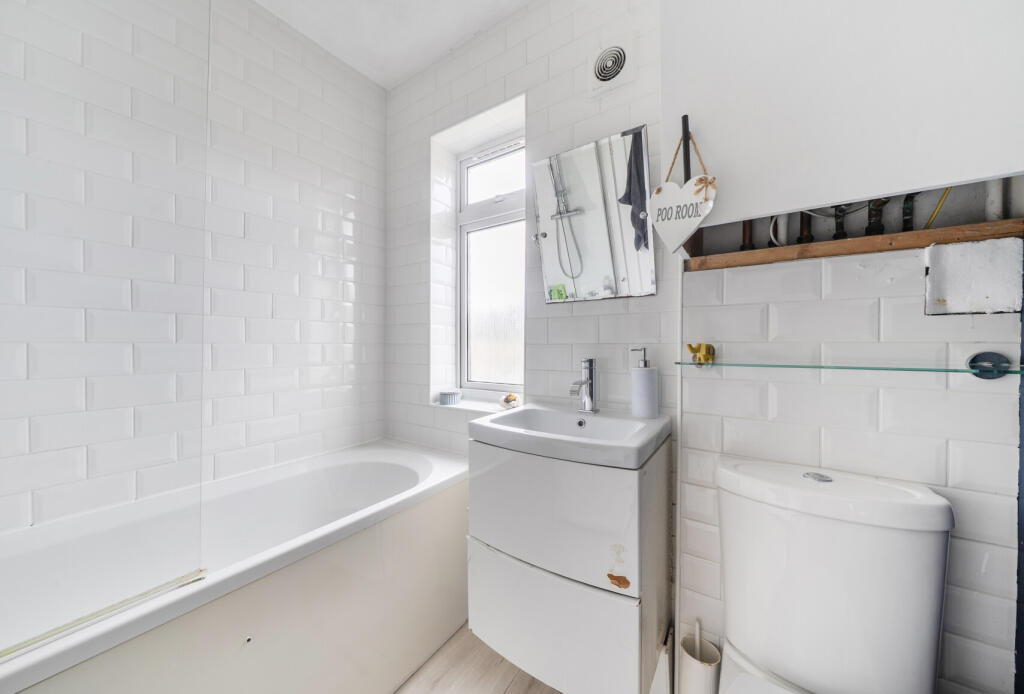 Apartment in London, Merton - More