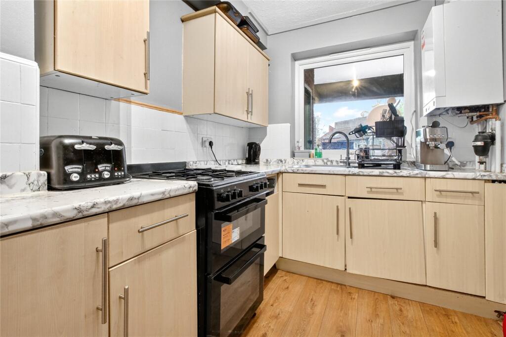Northcott, Bracknell, Berkshire, RG12 photo 4
