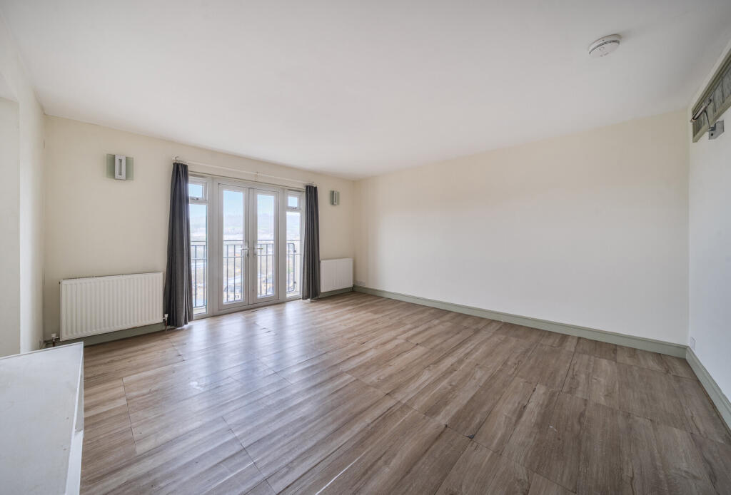 Apartment in Bath, Walcot - View 2