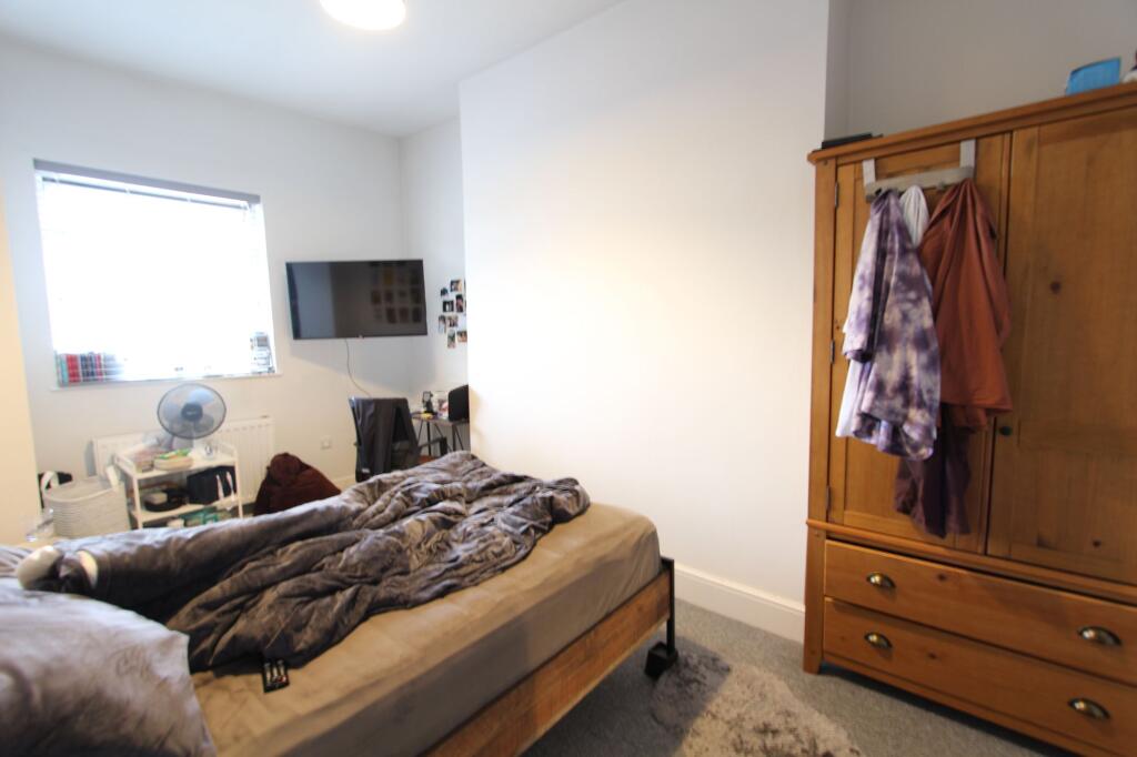 Apartment in Sheffield, Broomfield, Broomhall - View 4