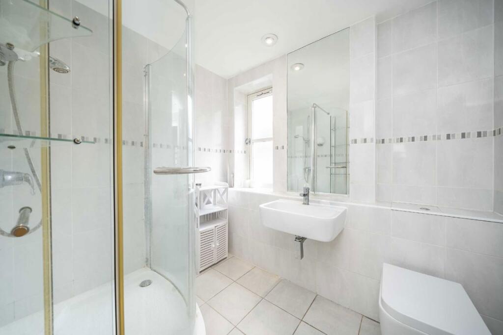 Apartment in London - More