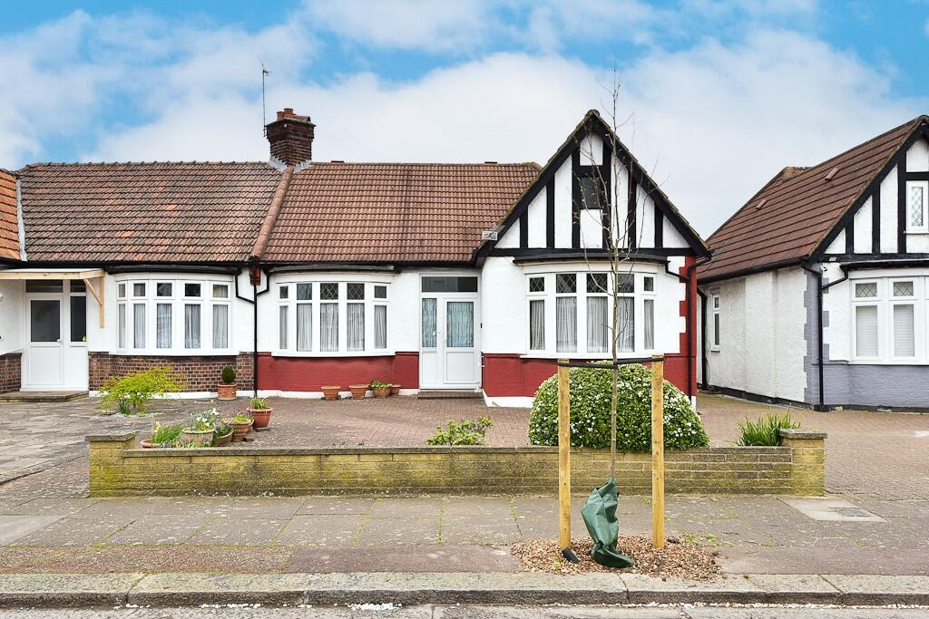 Main image of property: Manorway, London, EN1