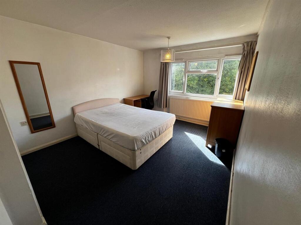 Apartment in Canterbury, Hales Place - View 2